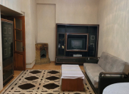 İcarəyə verilir 4 otaqlı 85 m2 köhnə tikili Elmlər Akademiyası m.