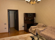 İcarəyə verilir 2 otaqlı 70 m2 köhnə tikili İçəri Şəhər m.