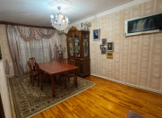 Satılır 4 otaqlı 90 m2 köhnə tikili Elmlər Akademiyası m.