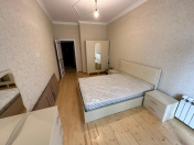 İcarəyə verilir 2 otaqlı 70 m2 yeni tikili Gənclik m.