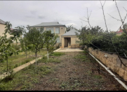 Satılır 4 otaqlı 600 m2 bağ evi Novxanı