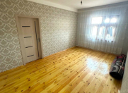 Satılır 5 otaqlı 130 m2 köhnə tikili Xalqlar Dostluğu m.