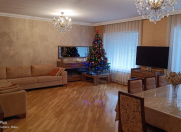 Satılır 5 otaqlı 125 m2 köhnə tikili Həzi Aslanov m.