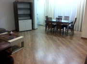 İcarəyə verilir 2 otaqlı 50 m2 köhnə tikili Səməd Vurğun parkı