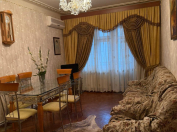 İcarəyə verilir 3 otaqlı 80 m2 yeni tikili Gənclik m.