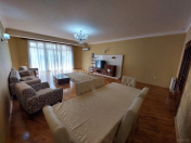 İcarəyə verilir 3 otaqlı 170 m2 yeni tikili Nizami m.