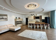 Satılır 5 otaqlı 215 m2 yeni tikili 28 May m.