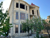 Satılır 9 otaqlı 672 m2 bağ evi Novxanı