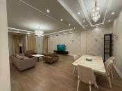 İcarəyə verilir 4 otaqlı 250 m2 yeni tikili Port Baku