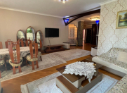 İcarəyə verilir 4 otaqlı 200 m2 yeni tikili Gənclik m.