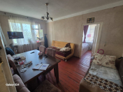 Satılır 2 otaqlı 50 m2 köhnə tikili Xətai r.