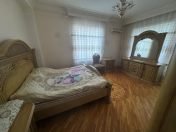 İcarəyə verilir 3 otaqlı 120 m2 yeni tikili Gənclik m.