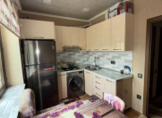 Satılır 2 otaqlı 70 m2 köhnə tikili Əhmədli m.