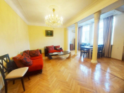 Satılır 4 otaqlı 130 m2 köhnə tikili Nəsimi r.