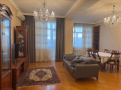 İcarəyə verilir 2 otaqlı 130 m2 yeni tikili 8 Noyabr m.