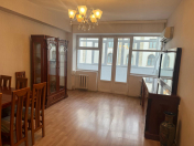 İcarəyə verilir 4 otaqlı 100 m2 köhnə tikili Səbail r.