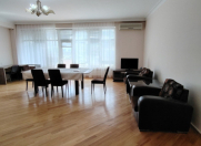 İcarəyə verilir 4 otaqlı 210 m2 yeni tikili 28 May m.