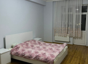 İcarəyə verilir 3 otaqlı 130 m2 yeni tikili Şah İsmayıl Xətai m.