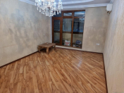 Satılır 2 otaqlı 65 m2 köhnə tikili Qara Qarayev m.