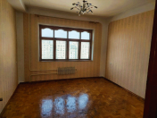 Satılır 4 otaqlı 105 m2 köhnə tikili Xalqlar Dostluğu m.