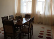 Satılır 2 otaqlı 80 m2 köhnə tikili İnşaatçılar m.