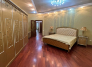 Satılır 3 otaqlı 130 m2 yeni tikili Gənclik m.