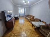 Satılır 2 otaqlı 60 m2 köhnə tikili Gənclik m.