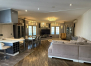 Satılır 3 otaqlı 180 m2 yeni tikili 8 Noyabr m.