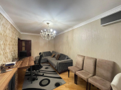 Satılır 2 otaqlı 60 m2 köhnə tikili 8 Noyabr m.