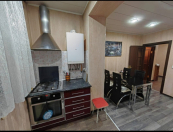 İcarəyə verilir 3 otaqlı 80 m2 köhnə tikili Nizami r.