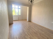 Satılır 2 otaqlı 70 m2 köhnə tikili Memar Əcəmi m.