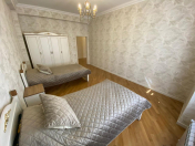 İcarəyə verilir 3 otaqlı 150 m2 yeni tikili Xətai r.