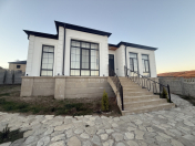 İcarəyə verilir 4 otaqlı 120 m2 bağ evi Salyan