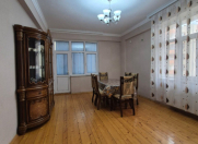 Satılır 3 otaqlı 135 m2 yeni tikili İnşaatçılar m.