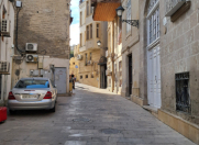 İcarəyə verilir 1 otaqlı 30 m2 köhnə tikili İçəri Şəhər m.