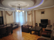 İcarəyə verilir 3 otaqlı 132 m2 yeni tikili Odlar Yurdu Universiteti