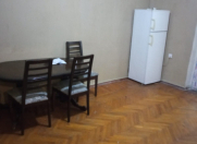 İcarəyə verilir 2 otaqlı 40 m2 köhnə tikili 28 May m.