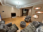 Satılır 4 otaqlı 175 m2 yeni tikili Elmlər Akademiyası m.