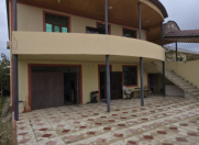 İcarəyə verilir 5 otaqlı 320 m2 həyət evi Saray