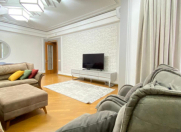 İcarəyə verilir 3 otaqlı 145 m2 yeni tikili 8 Noyabr m.