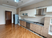 Satılır 4 otaqlı 220 m2 yeni tikili Yasamal r.