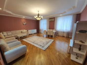 İcarəyə verilir 3 otaqlı 145 m2 yeni tikili Nizami m.