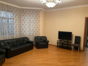 İcarəyə verilir 2 otaqlı 70 m2 köhnə tikili Azadlıq prospekti m.