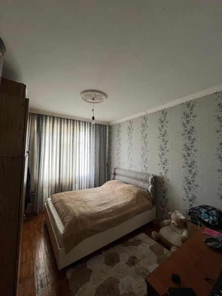 Satılır 3 otaqlı 63 m2 köhnə tikili Xətai r.