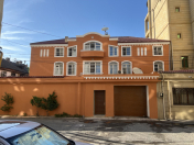 İcarəyə verilir 8 otaqlı 572 m2 həyət evi Gənclik m.