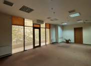 İcarəyə verilir 12 otaqlı 550 m2 ofis 8 Noyabr m.