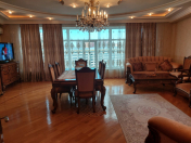 Satılır 4 otaqlı 200 m2 yeni tikili Azadlıq prospekti m.