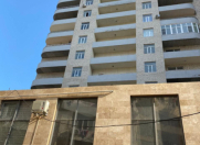 Satılır 4 otaqlı 175 m2 yeni tikili Elmlər Akademiyası m.