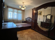 Satılır 3 otaqlı 100 m2 köhnə tikili Memar Əcəmi m.