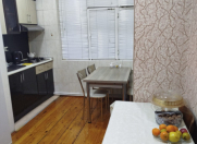 Satılır 3 otaqlı 76 m2 köhnə tikili Yeni Yasamal